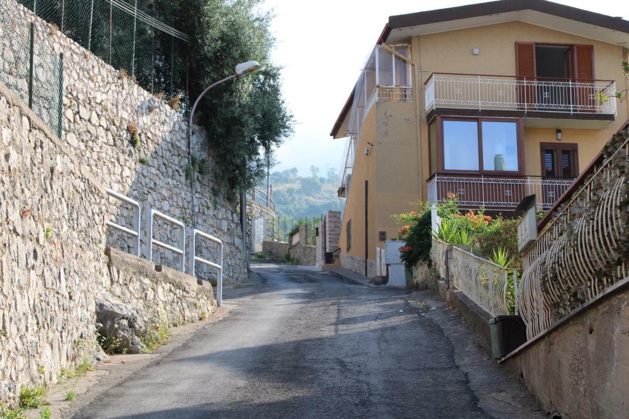 Acasadivalentina Villa Maranola Bagian luar foto